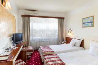 Отель Hotel Prahova Plaza Плоешти Стандартный двухместный номер с 1 кроватью или 2 отдельными кроватями-2
